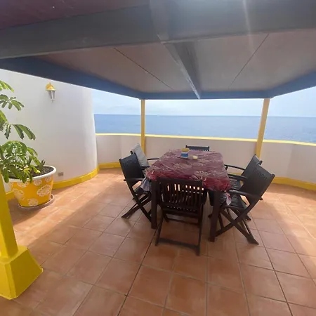 Roca Negra Playa Paraíso