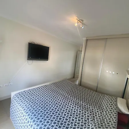 Roca Negra Playa Paraíso *