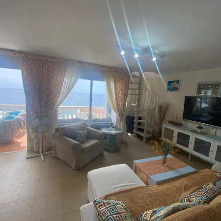 Roca Negra Playa Paraíso