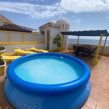 Roca Negra Playa Paraíso